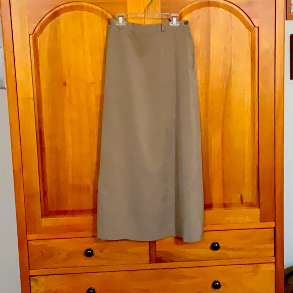 Sag Harbor straight long skirt; size 8